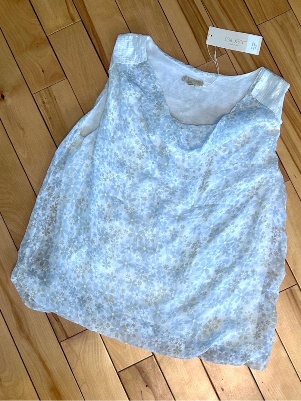 Giusy sleeveless, layered "bubble" blouse NWT
